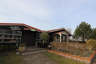Schönes Chalet zwischen Golfplatz und Strand