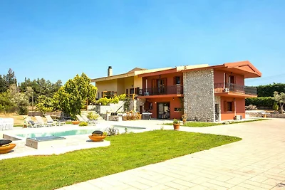 Geräumige Villa mit privatem Pool auf der Ins...
