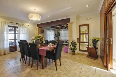 Ferienhaus in Ariany mit Schwimmbad