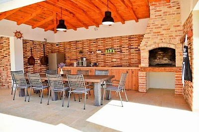 Villa in pietra Anita con piscina