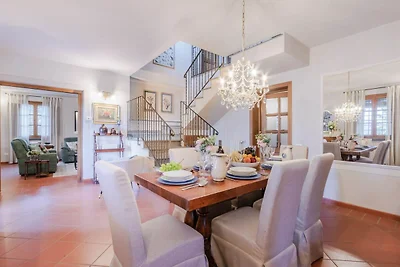 Villa vicino Lucca con vista vigneti