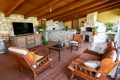 Gospodarstwo w Nedešćinie z basenem