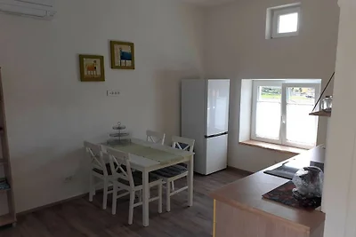 Secluded Authentic Apartment with Terrace - S...