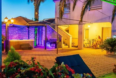Bračić Premium Apartments with Outdoor Pool a...