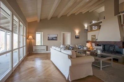 Moderne Villa in Magione mit Swimmingpool