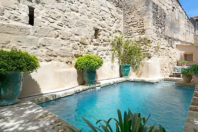 Verwarmd zwembad appartement in Uzès
