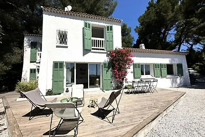 Villa auf dem Hügel Costebelle in der Nähe de...