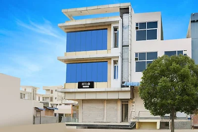 Super Hotel O Radhaswami Nagar