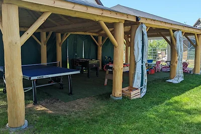 Komfortables Ferienhaus mit Garten, Dabki