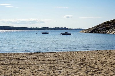 7 person holiday home in LYSEKIL