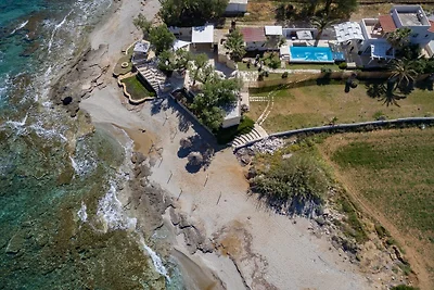 Villa in Sfakaki mit Pool & Strandnähe