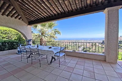 Häuser & Villen für 8 Personen