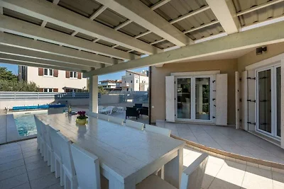 Villa in Premantura met zwembad