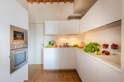 Lucca Apartment in Heart of Tuscany