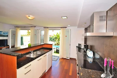 Villa in Playa de Muro met privézwembad