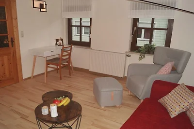 Huis aan de oever van het meer