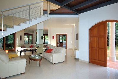 Superb, luxurious, spacious villa with privat...