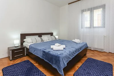 Sunny Elegant Apartments in Trogir - Classic ...