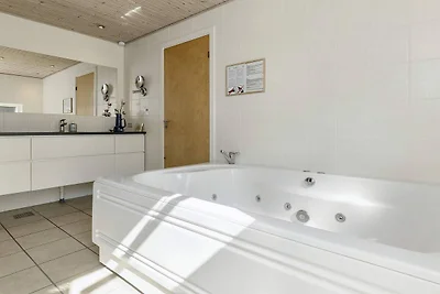 10 Personen Ferienhaus in Væggerløse-By Traum