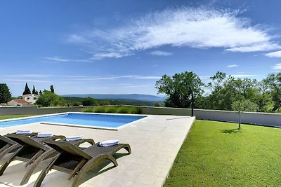 Villa in KRNICA mit Schwimmbecken