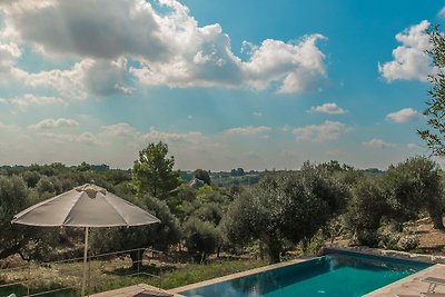 Traumhaftes Trullo-Anwesen mit Pool bei Ciste...