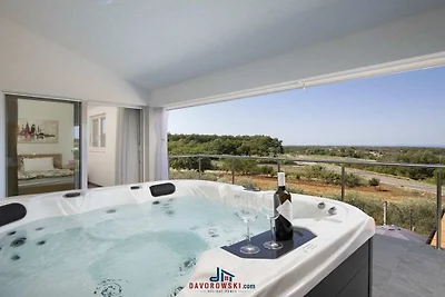 Villa in Višnjan mit Schwimmbecken