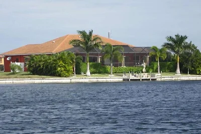 Villa en Cape Coral con piscina