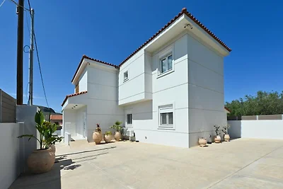 Private Poolvilla mit Meerblick für 6...