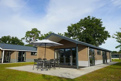 Ferienhaus in Mol mit Terrasse und Wifi