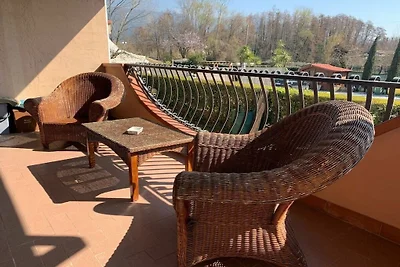 Villa à Marina di Massa (MS) avec jardin