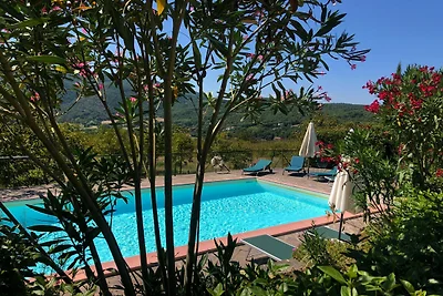 Schönes Ferienhaus mit Pool in Monterchi