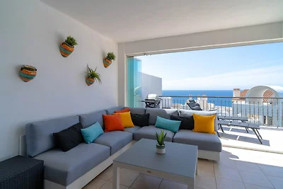 Moderne Wohnung mit Meerblick