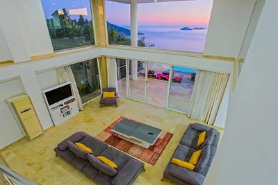 Villa in Kalkan mit Schwimmbecken