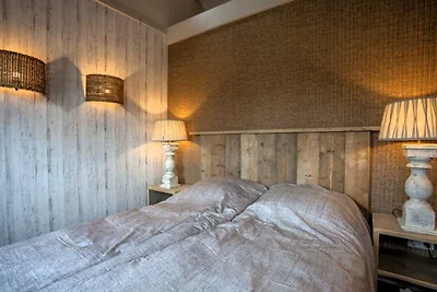 Wunderschönes Chalet am Flussufer in Cothen