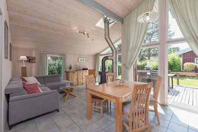 Ferienhaus mit Sauna im Ferienpark Mirow