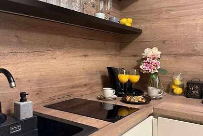 Studio Apartment (The Marina studio) -S6