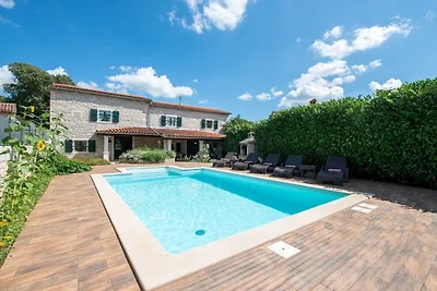 Villa in Žminj mit Schwimmbecken
