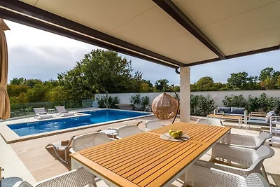 Villa in Svetvincenat mit Schwimmbecken