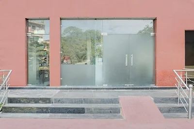 Super Townhouse Sektor 4 Gurgaon