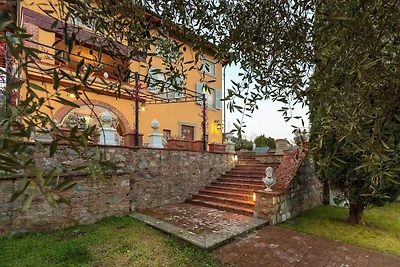 Zeitlose Eleganz Villa in der Nähe von Lucca