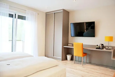 Bernsteinsee Hotel en Ferien-kamer met balkon