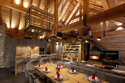Weelderig chalet met hottub en sauna