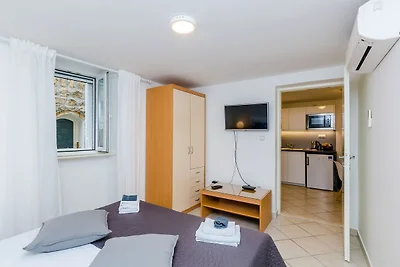 Apartment Domix - Two Bedroom Apartment