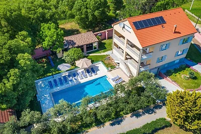 Villa mit Infinity-Pool in Kakma