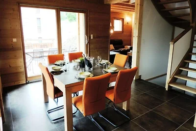 Chalet in Les Gets mit Bergblick