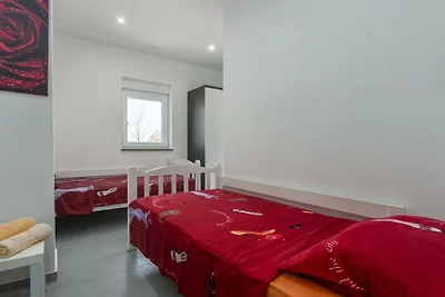 Wohnung in Fazana mit Schwimmbecken