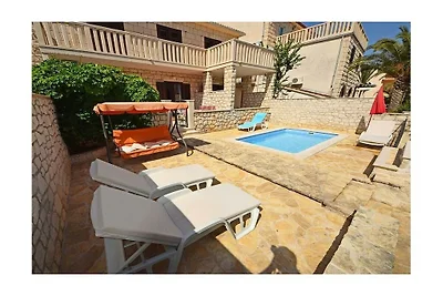 Vila Marija mit Pool