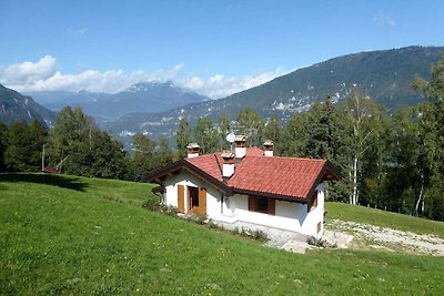 Schönes Haus in Fonzaso mit Blick auf Feltre ...