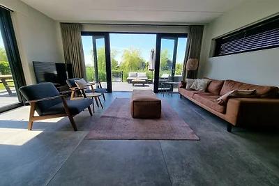 Wasservilla in Balk mit eigenem Steg