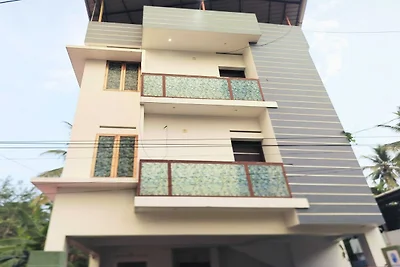 Super Hotel O Kazhakkoottam